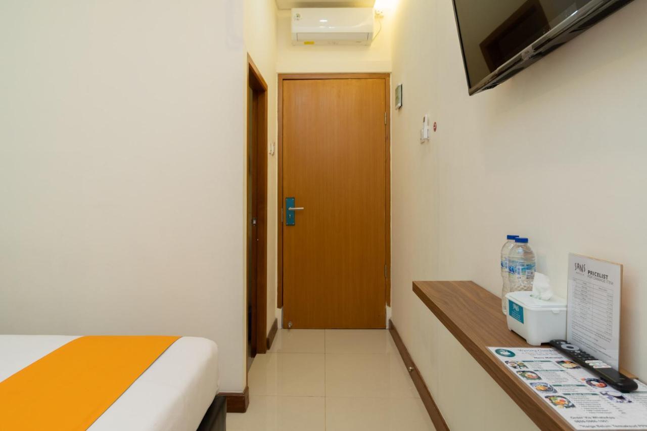 Sans Hotel Suryakencana Bogor Ngoại thất bức ảnh