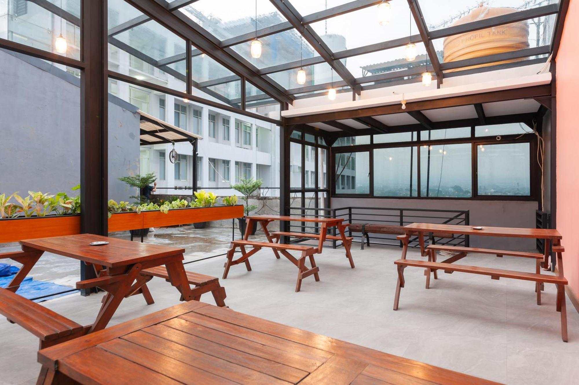 Sans Hotel Suryakencana Bogor Ngoại thất bức ảnh